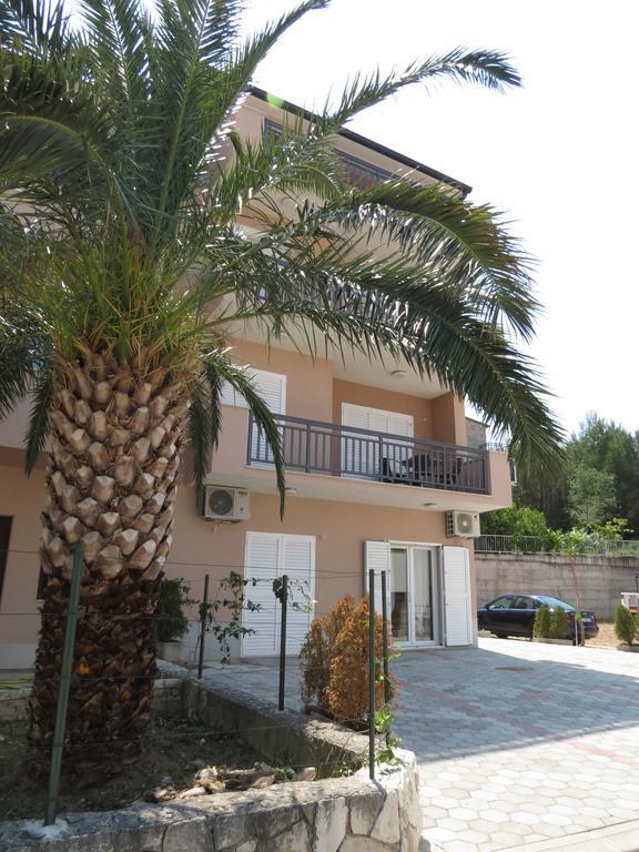 Apartments Ljubicic Podstrana Exterior photo