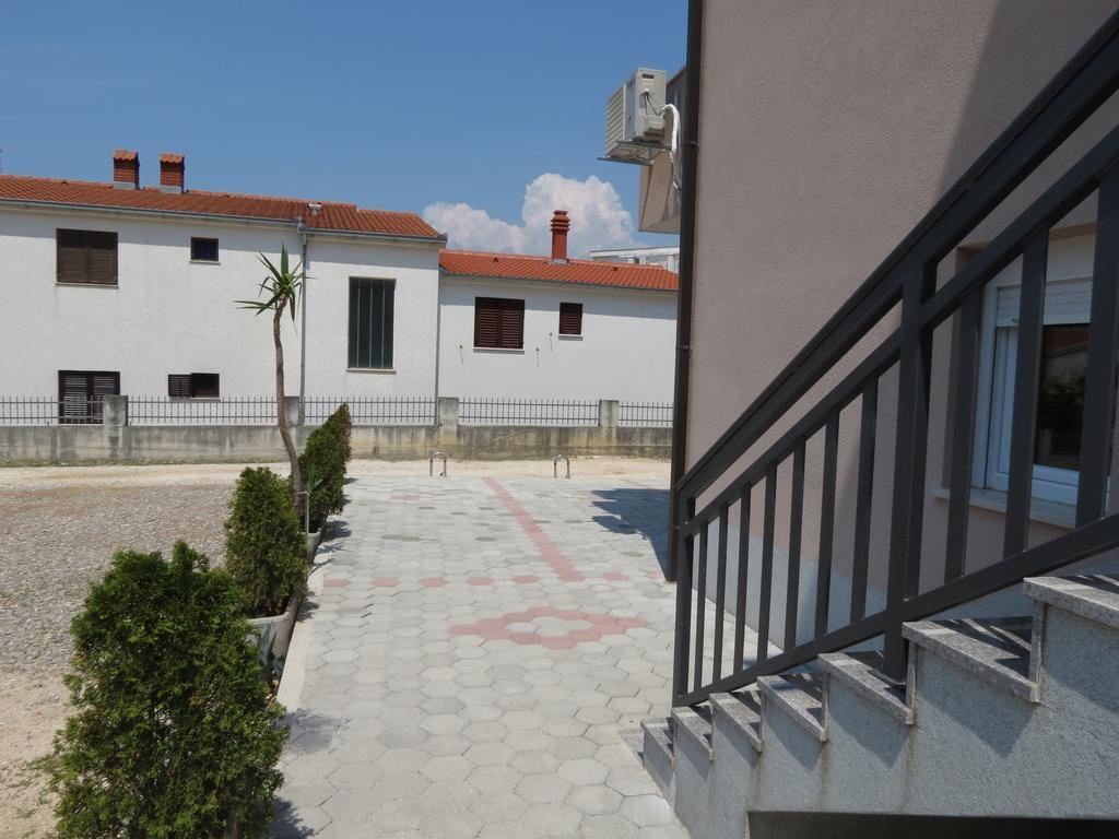 Apartments Ljubicic Podstrana Exterior photo